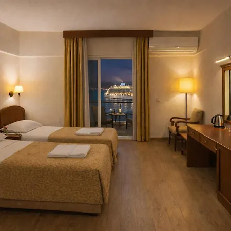 Kayhanbey Hotel 4*