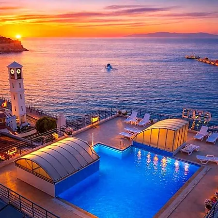 Kayhanbey Hotel 4*
