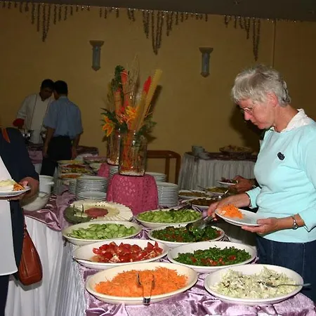 Kayhanbey Szálloda 4*