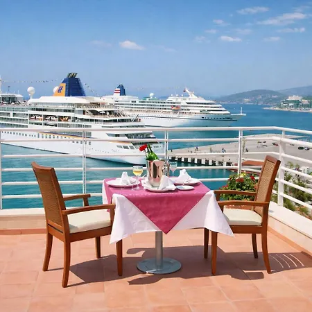 Kayhanbey Szálloda 4*